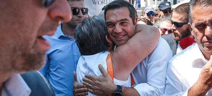 Ηταν πραγματικοί οι χειροκροτητές στην Ιθάκη; Το Twitter ψάχνεται (εικόνες)